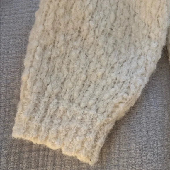 Mr. Mittens alpaca crew neck sweater - Picture 6 of 8